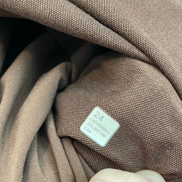 Lululemon Light Utilitech Cargo Pocket High-Rise Pant
Java brown size 24 - Picture 9 of 10